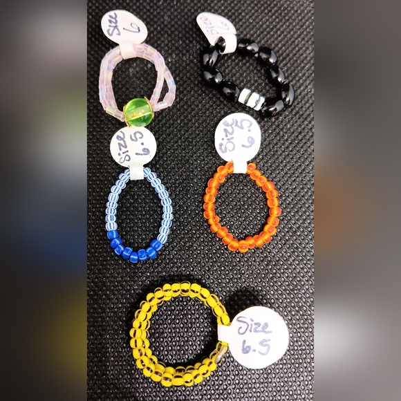 HANDMADE Lot of 10 Multicolor Stackable Beaded Adjustable Stretch Rings Set - Picture 6 of 8
